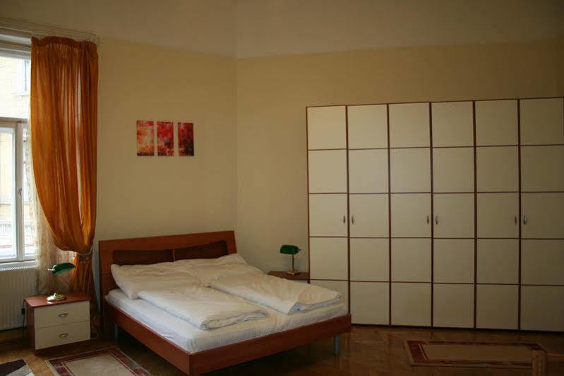 Хостел Walking Bed Budapest Downtown Екстер'єр фото